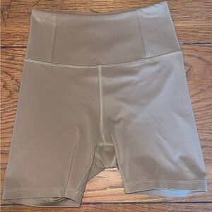 Girlfriend collective biker shorts in taupe women’s size XS